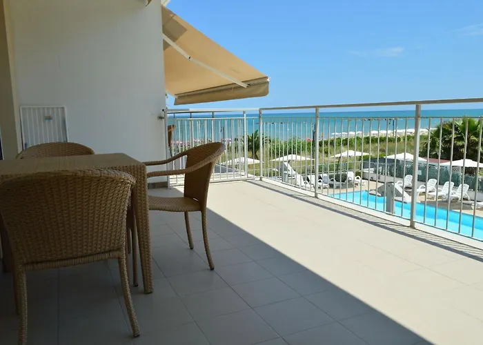 Roseto, Pool, Seaview, Abruzzo Appartement *