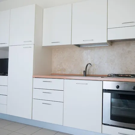 Roseto, Pool, Seaview, Abruzzo Apartment *